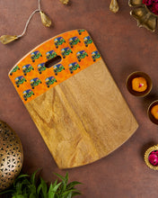 Load image into Gallery viewer, Auto Rickshaw Art Cheese Board