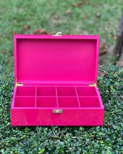 Load image into Gallery viewer, Colonial Charm Rose Box