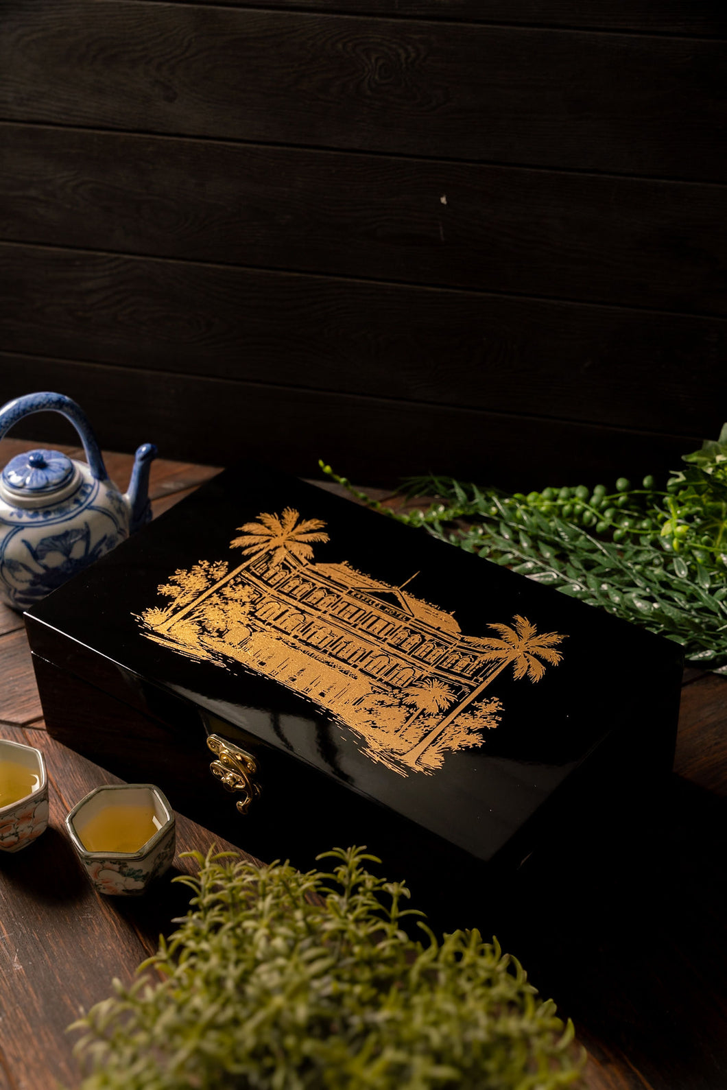 The Grand Dame (Raffles Hotel) Box